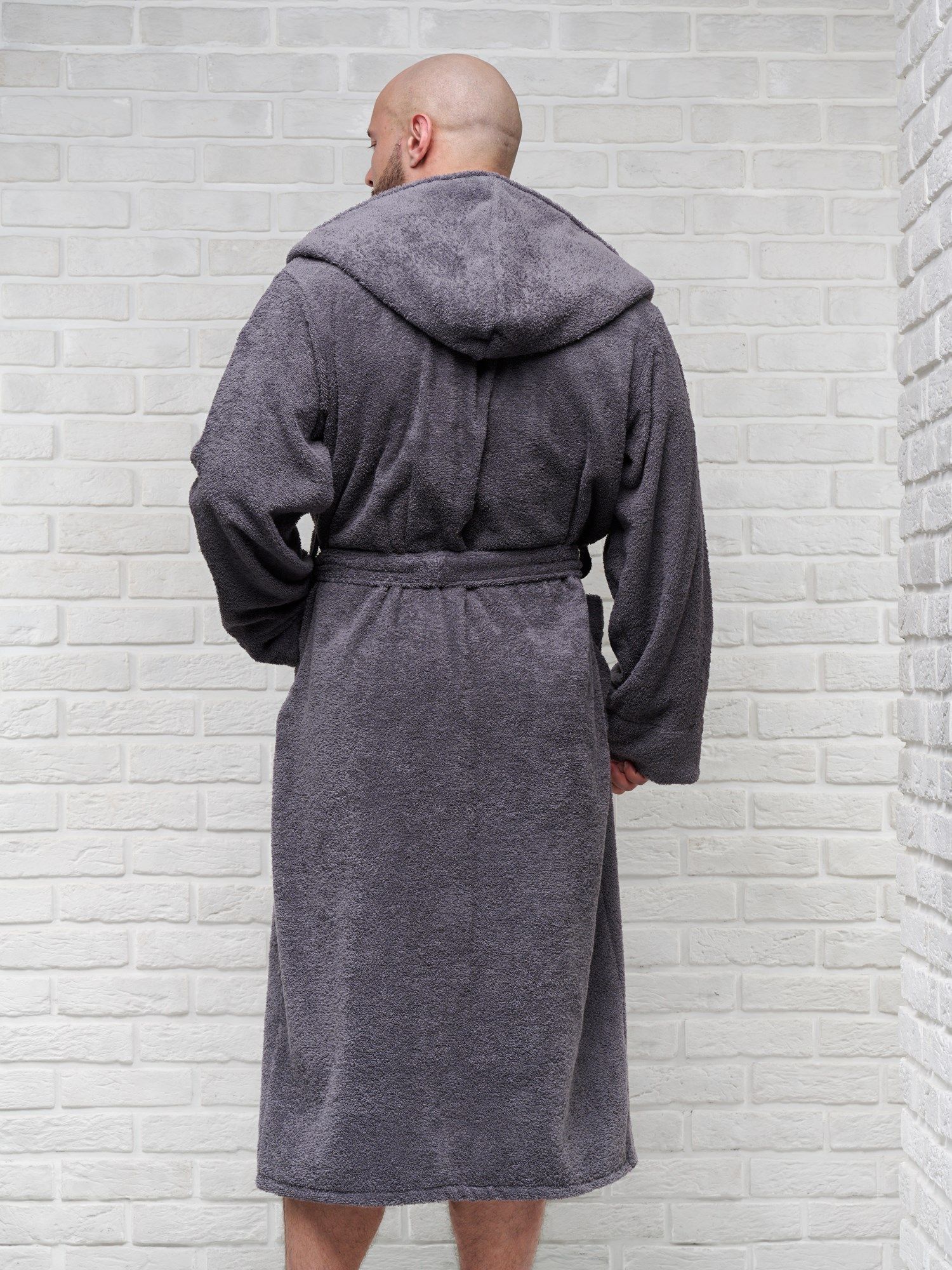 снимок Халат мужской махровый PandaHug с капюшоном, темно-серый от магазина BIO-TEXTILES ОПТ